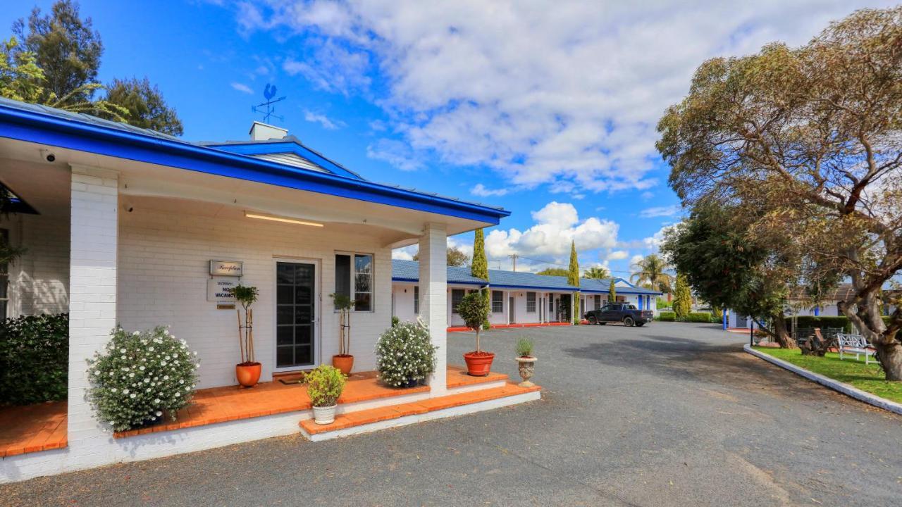 Colonial Motel & Apartments Young Esterno foto